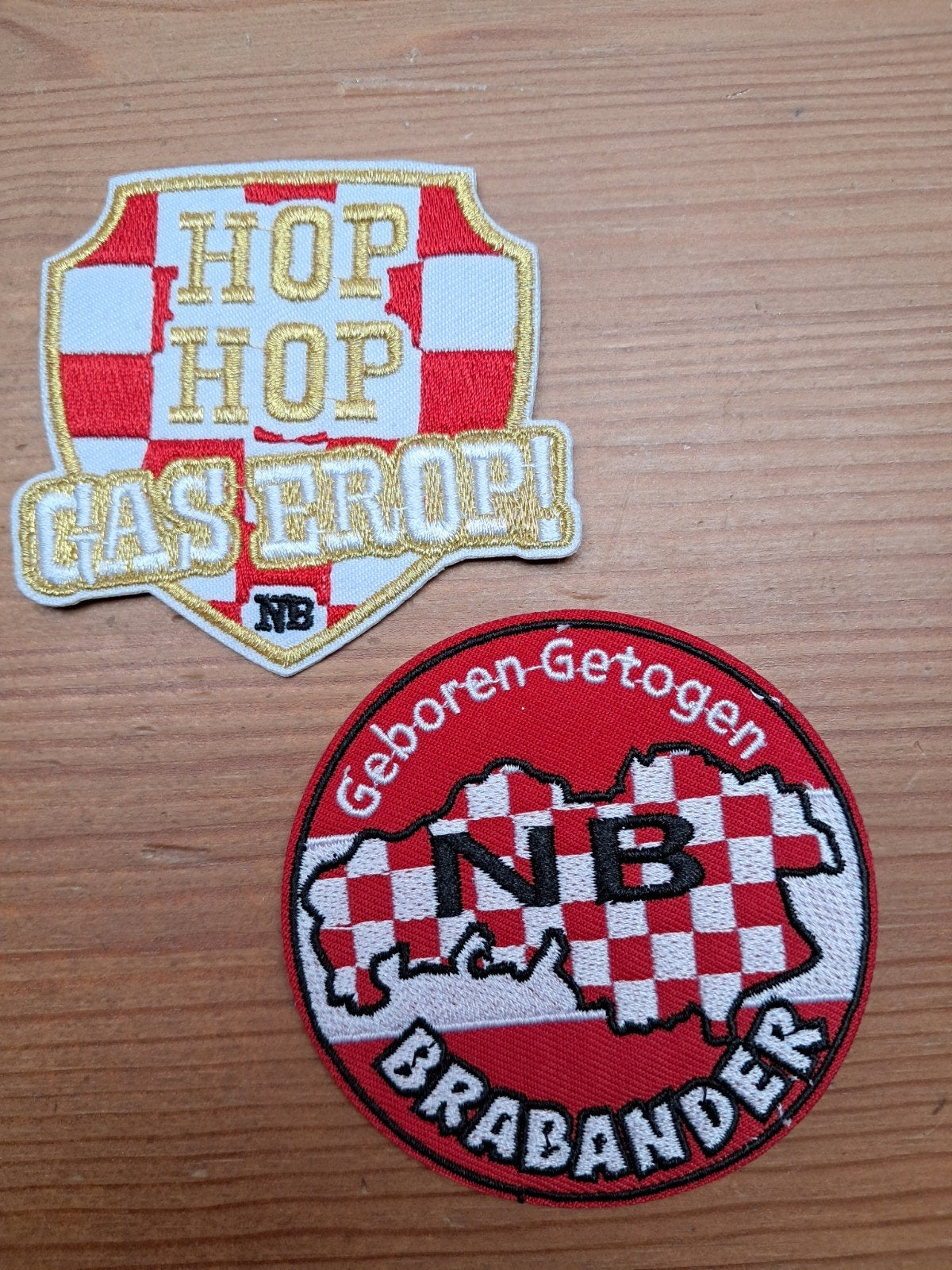 embleem carnaval Brabant 2 stuks Kielegat Lampegatgat Kruike, Ophalen of Verzenden, Nieuw, Carnaval