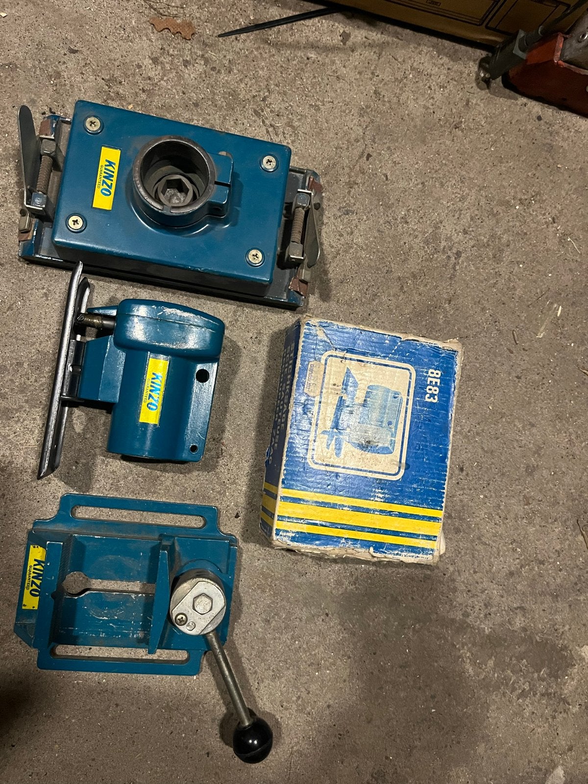 Kinzo gereedschap set - Schuurmachine, decoupeerzaag, banksc, Doe-het-zelf en Verbouw, Ophalen of Verzenden, Gebruikt