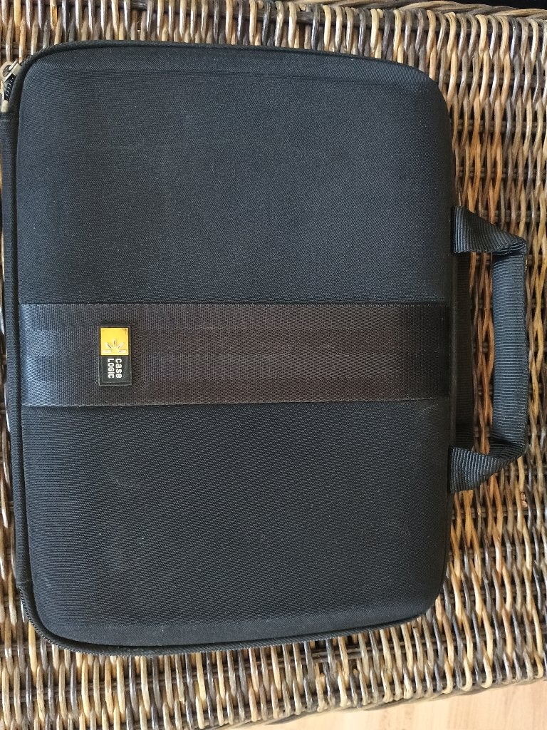 Case logic hardshell hoes/tas 11-12inch, Computers en Software, Laptoptassen, Ophalen, Gebruikt, 12 inch of minder, Zwart