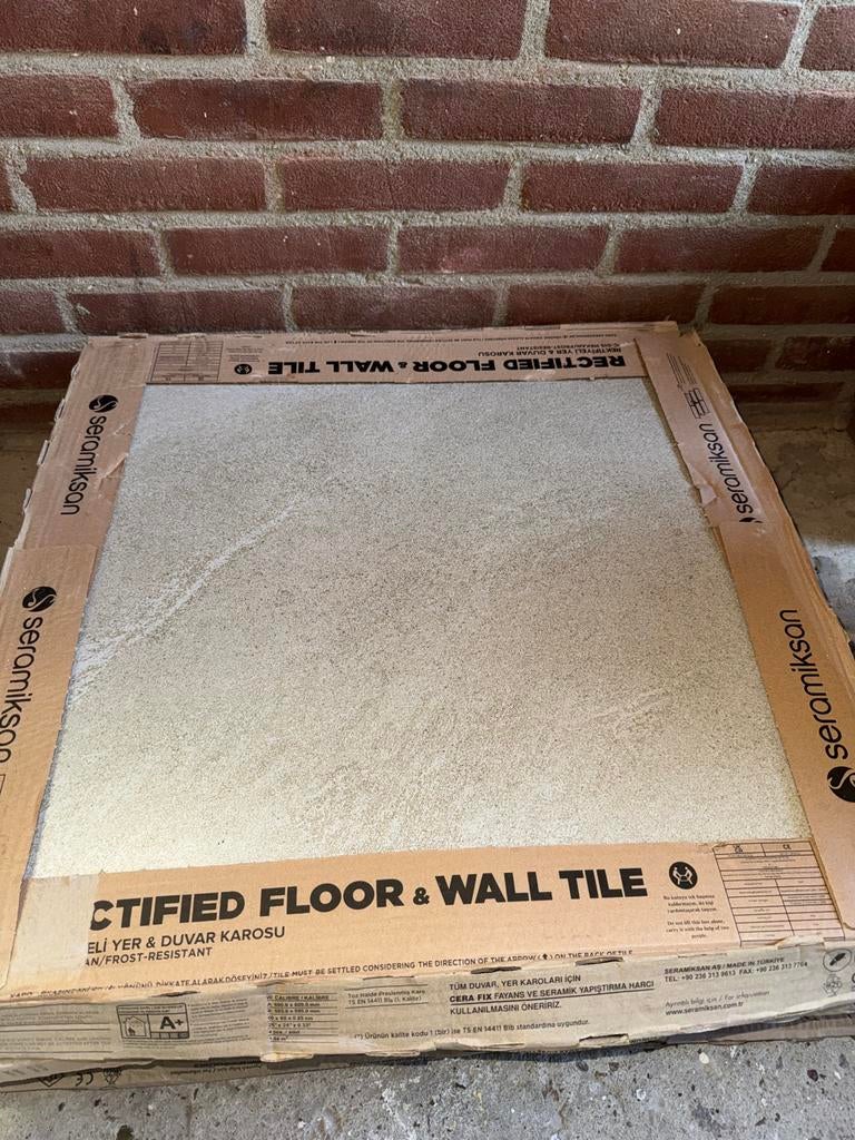 Te koop,  Mooie kleur Wandtegel,Vloertegel, Ophalen, 40 tot 60 cm, Nieuw, Minder dan 5 m²
