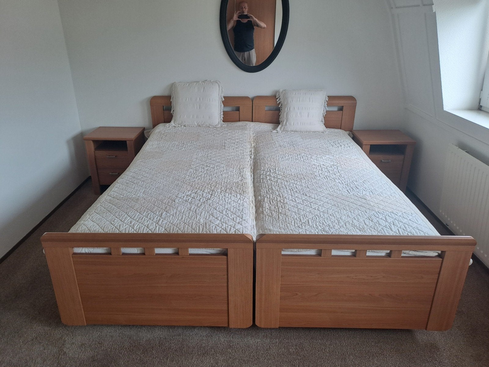 bed, nachtkastjes en kleding kast. merk sluis wonen, massief, Ophalen, Zo goed als nieuw, Tweepersoons