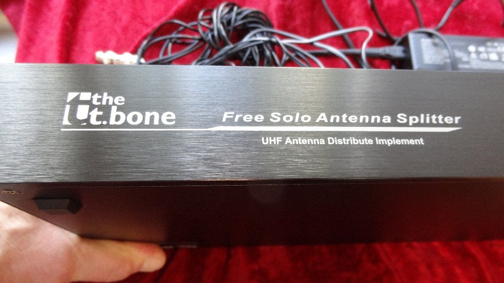 T-Bone Shure / Sennheiser antenne splitter voor zender mics, Muziek en Instrumenten, Microfoons, Ophalen, Zo goed als nieuw, Zangmicrofoon
