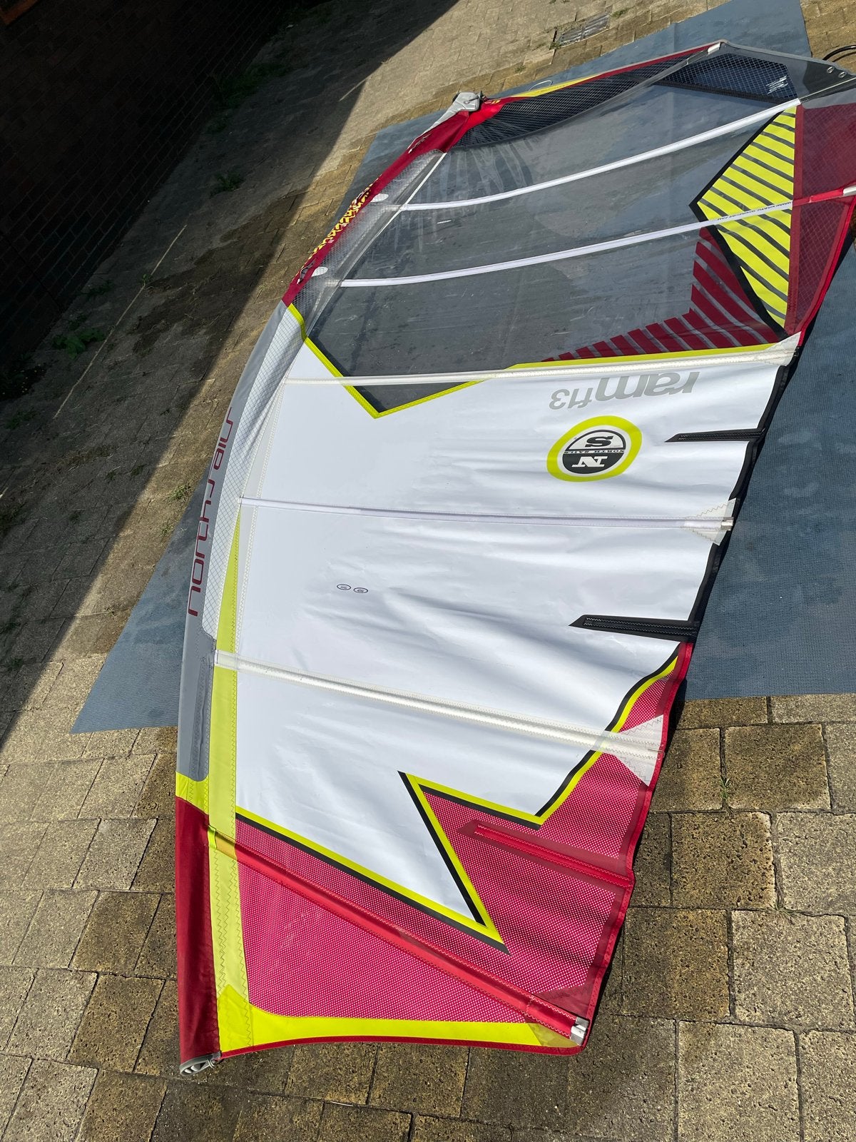 North Sails Ram F13 9.3m² windsurfzeil, Ophalen, Gebruikt, North Sails, 8 m² of meer