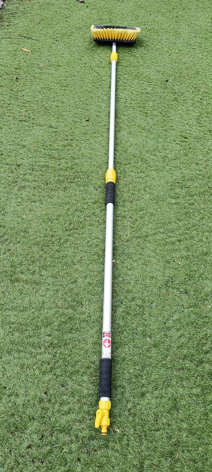 Uitschuifbare borstel tot 2 meter voor caravan/camper, Ophalen