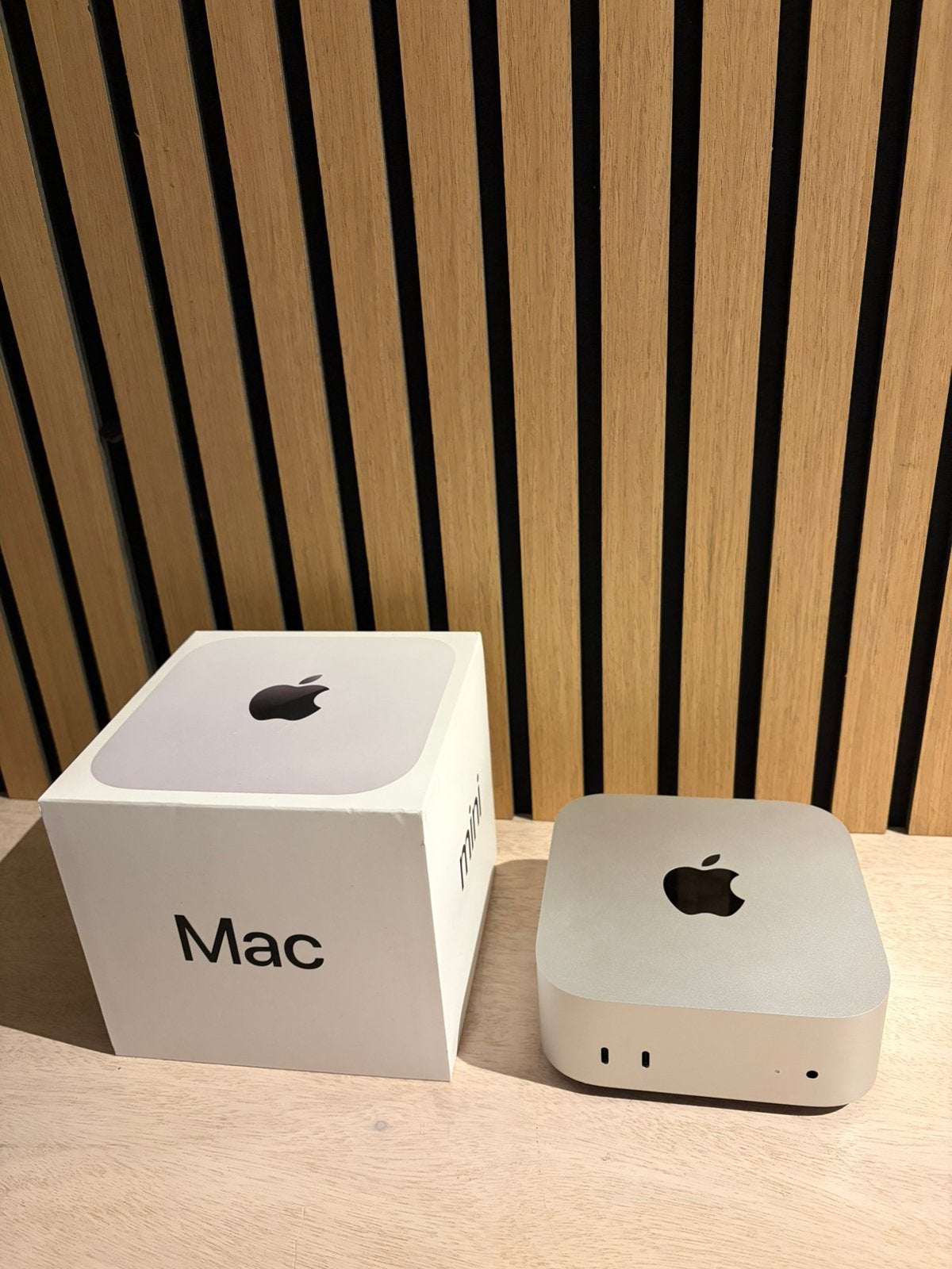 Mac Mini M4 + garantie, Ophalen of Verzenden, Zo goed als nieuw