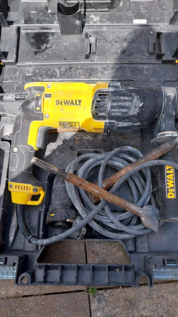 DEWALT KLOPBOORMACHINE MET BOREN IN KOFFER!!, Doe-het-zelf en Verbouw, Gereedschap | Boormachines, Boor- en/of Breekhamer, Ophalen of Verzenden