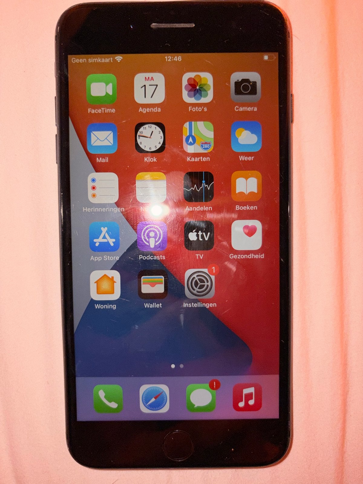 iPhone 8 Plus - Werkt perfect, barst achterkant, 77% 🔋, Telecommunicatie, Mobiele telefoons | Apple iPhone, Gebruikt, IPhone 8 Plus