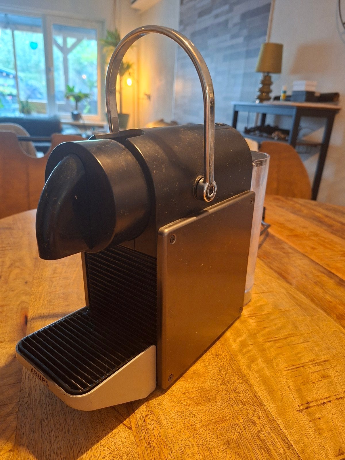 Nespresso Krups Inissia Koffiecupmachine - Zwart, Gebruikt, Espresso apparaat, Ophalen of Verzenden, 1 kopje