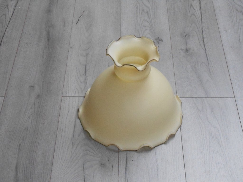 grote kelk melkglas lampglas / olielampglas / lampenglas, Ophalen