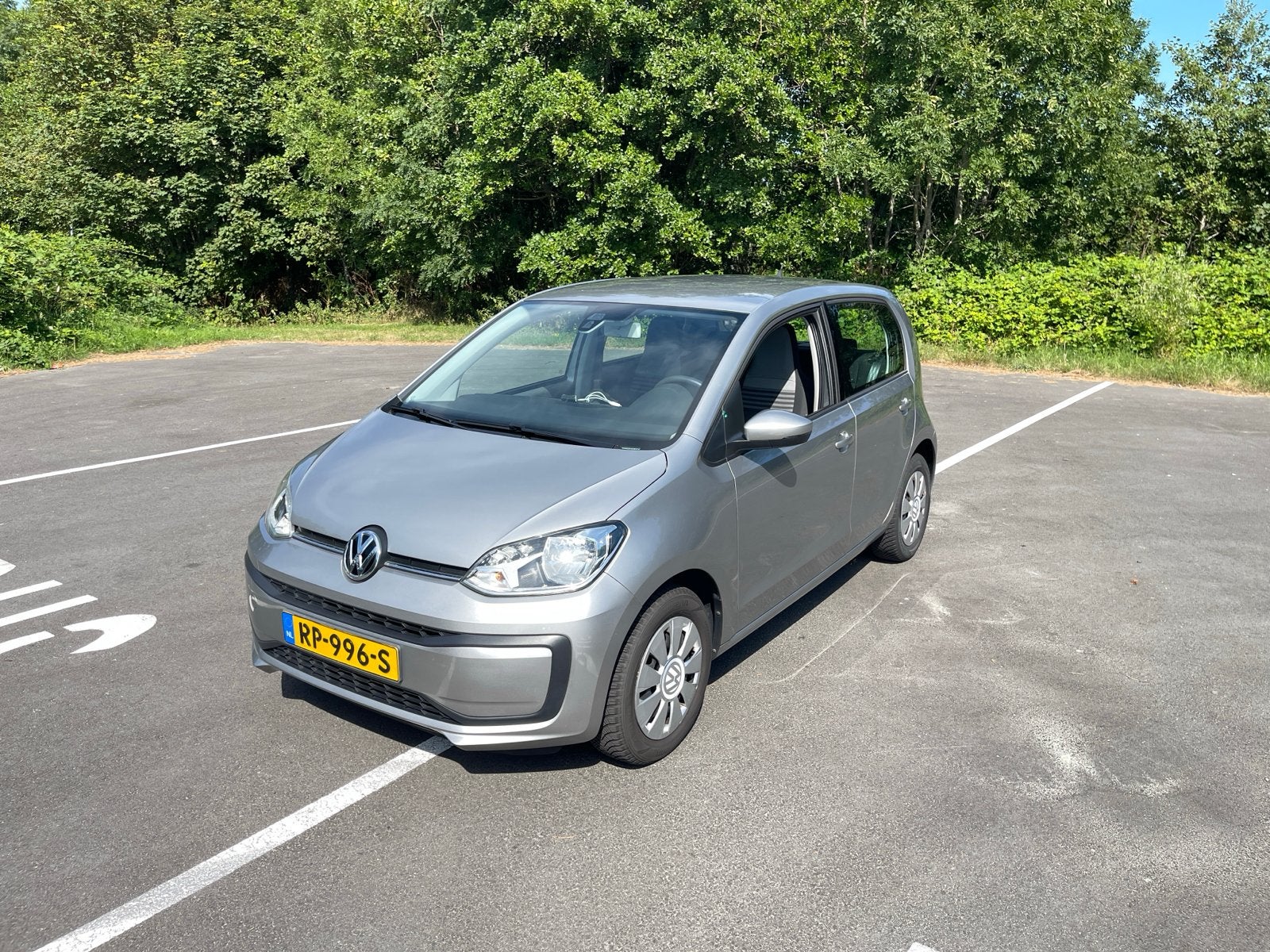 Volkswagen up! 1.0 44KW 5-DRS 2018 Grijs, Voorwielaandrijving, Stof, 4 stoelen, Origineel Nederlands
