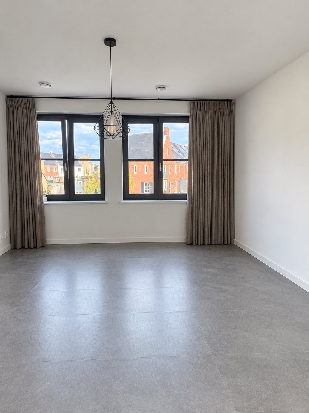 Zwarte gordijnrail 350 cm met gordijnen 350x246 cm, Huis en Inrichting, Ophalen, Verduisterend, Zwart, Zo goed als nieuw
