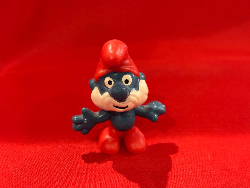 Grote smurf . Hoogte 5 cm. Cijfer 4 Schleich Peyo, Verzamelen, Smurfen, Ophalen, Zo goed als nieuw, Grote Smurf, Poppetje, Figuurtje of Knuffel