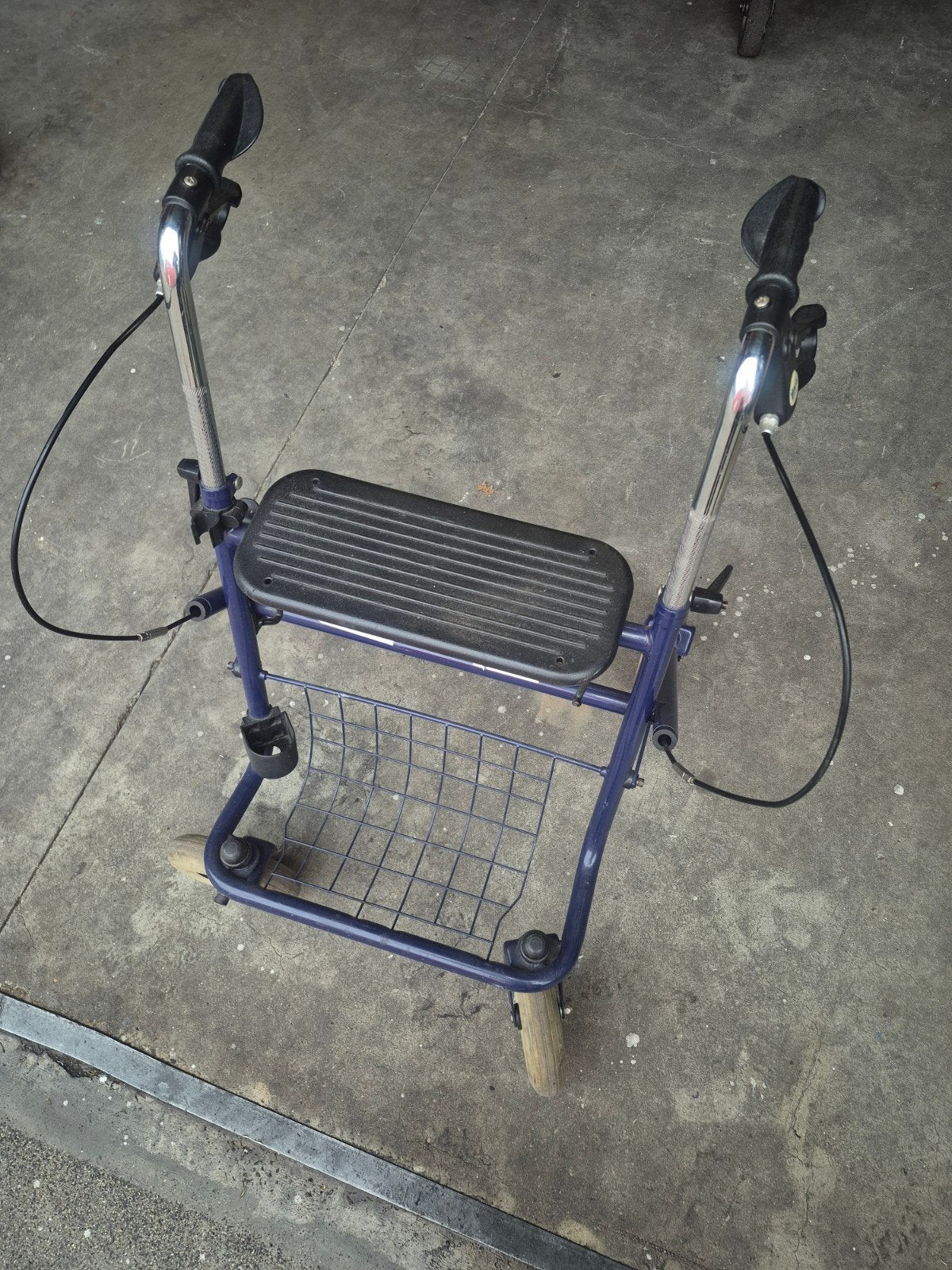 rollator  blauw met zwart., Ophalen, Gebruikt