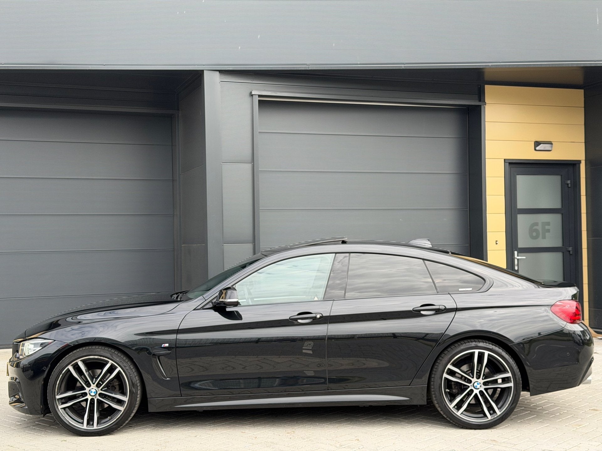 BMW 4-serie Gran Coupé 418i M Sport - M-Pakket - Automaat -, Auto's, Zwart, Bedrijf, Nieuw, 3 cilinders