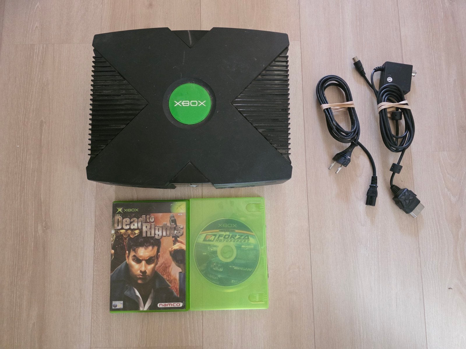 XBOX Original met kabels en 2 games (GEEN CONTROLLER), Spelcomputers en Games, Ophalen of Verzenden, Zonder controller
