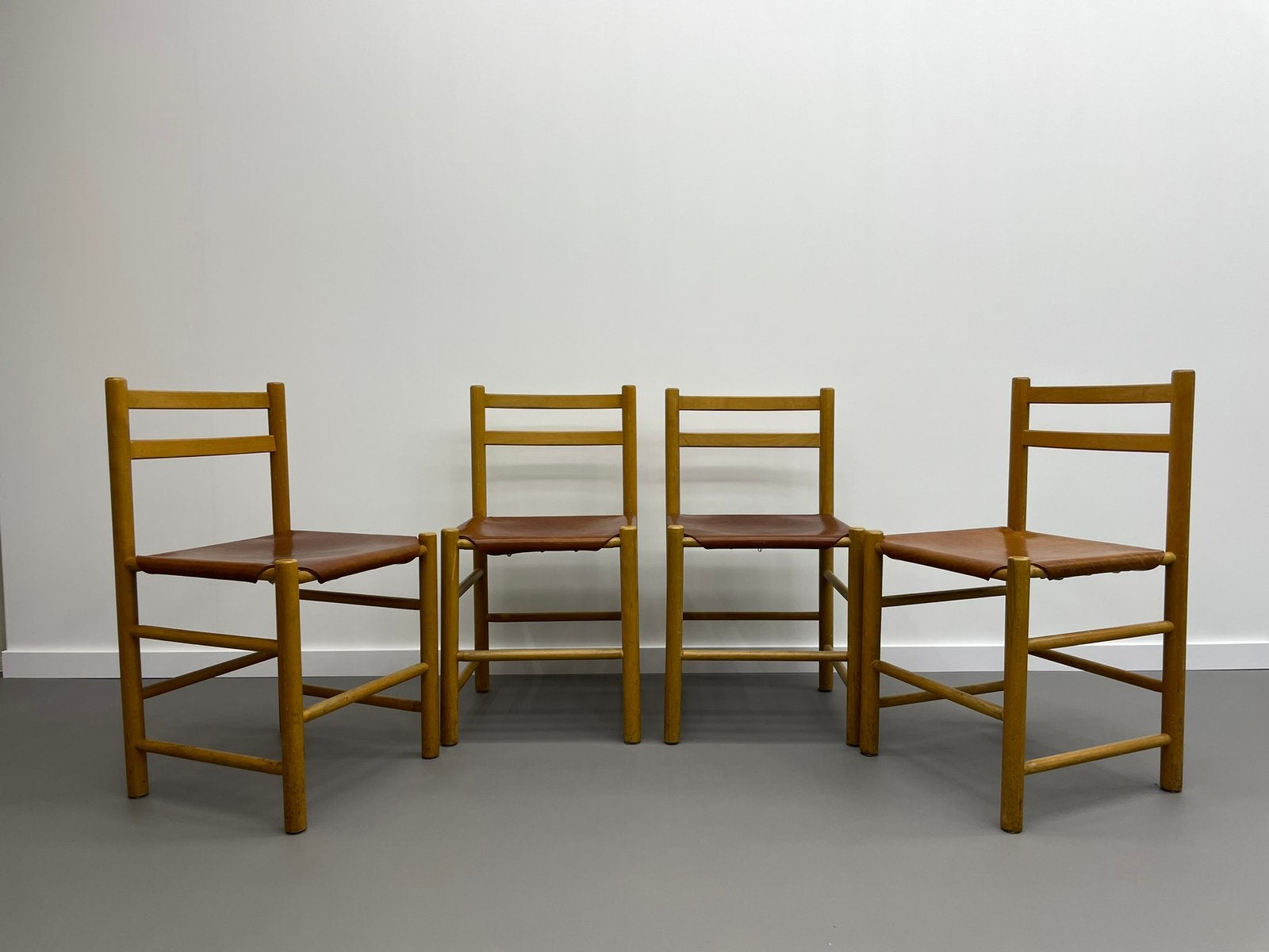 4 x Vintage Ate van Apeldoorn stoelen, Huis en Inrichting, Stoelen, Ophalen, Gebruikt, Bruin, Hout