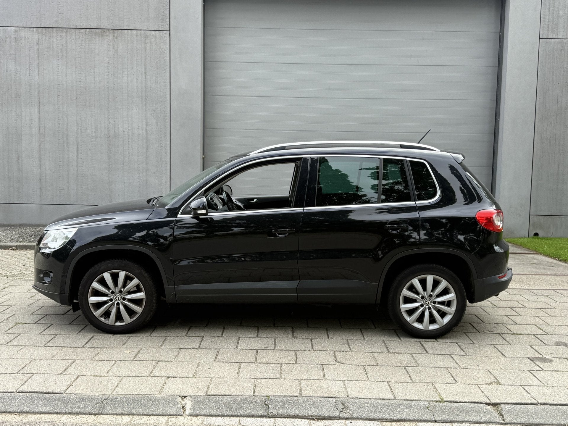 Volkswagen Tiguan 1.4 TSI Easyline (INRUILKOOPJE) (bj 2010), Auto's, Voorwielaandrijving, Euro 5, Zwart, 4 cilinders
