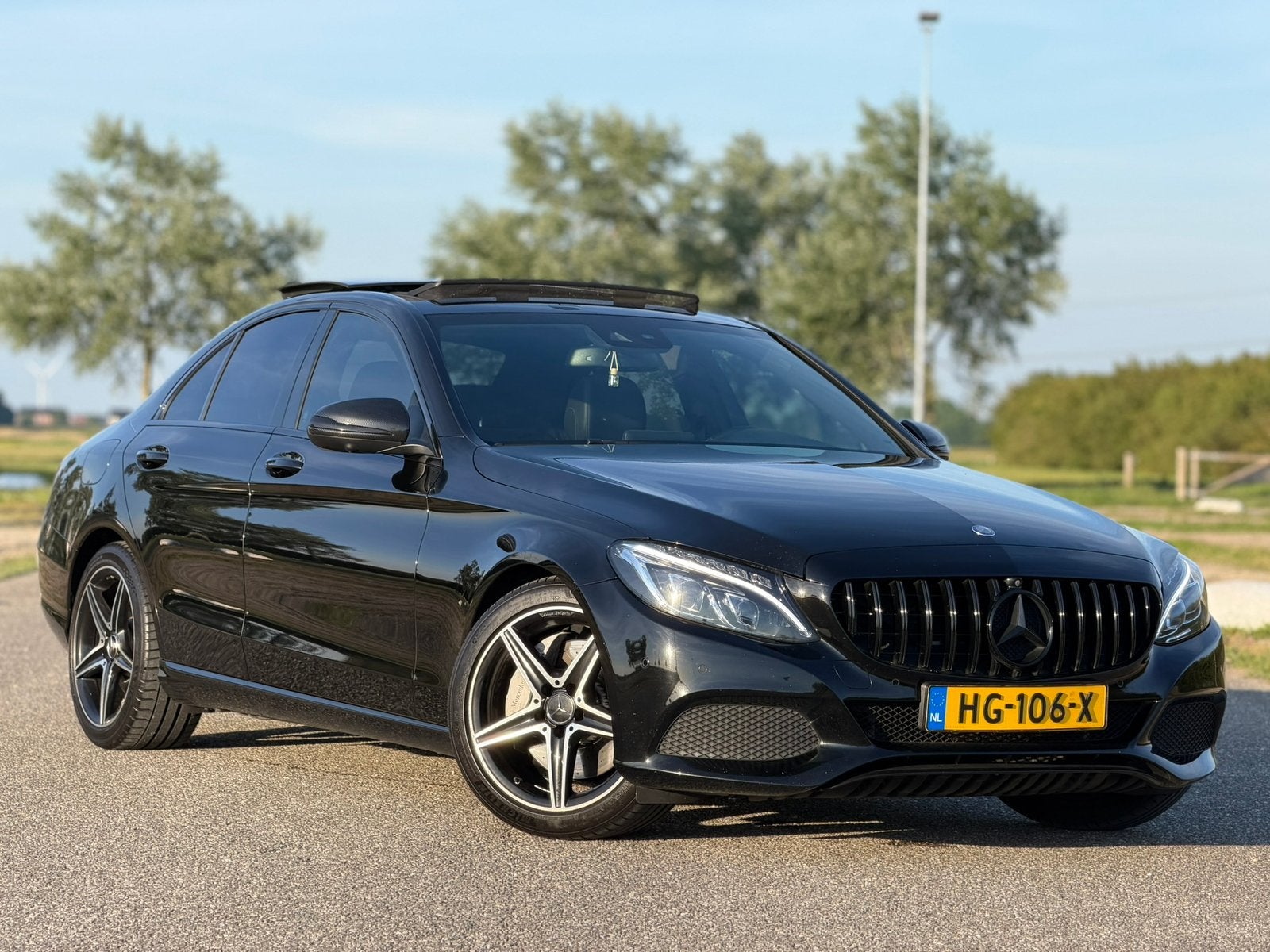 Foto 6 van Mercedes-Benz C350e 211PK | Pano | Burmester | 360 Camera