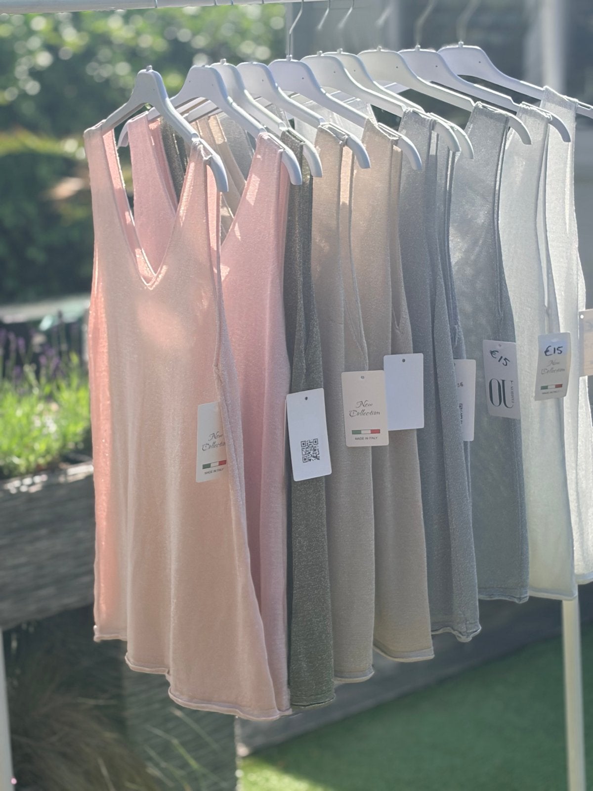 Mouwloze top met V-hals in diverse kleuren, Maat 38/40 (M), Nieuw, Ophalen of Verzenden, Roze