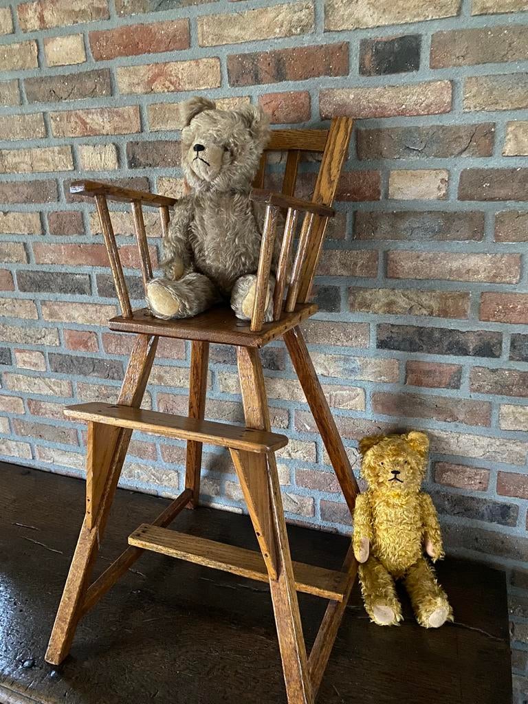 Vintage hoge houten poppenstoel, Kinderen en Baby's, Speelgoed | Poppen, Ophalen of Verzenden, Zo goed als nieuw, Overige typen