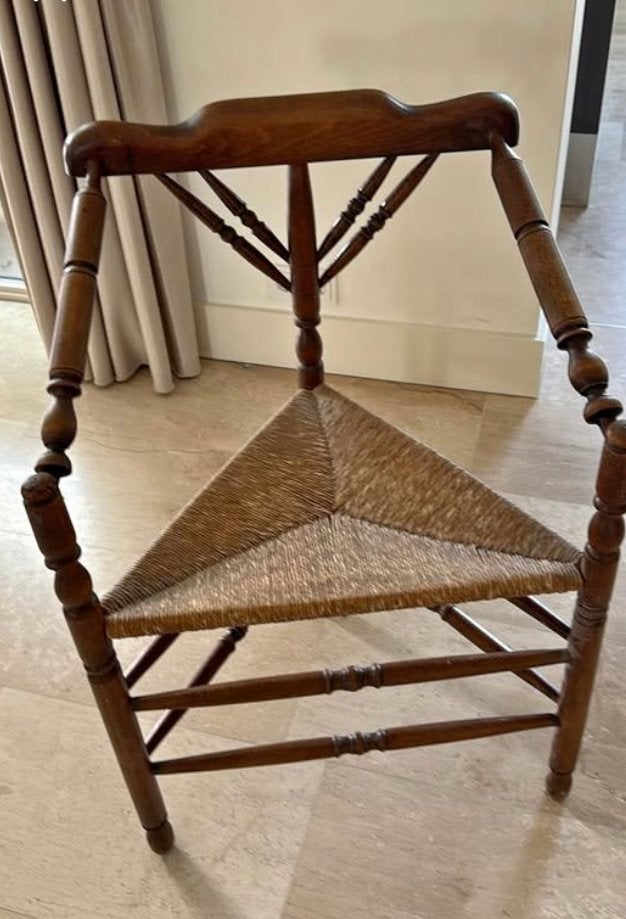 Antieke hoek stoel, Ophalen