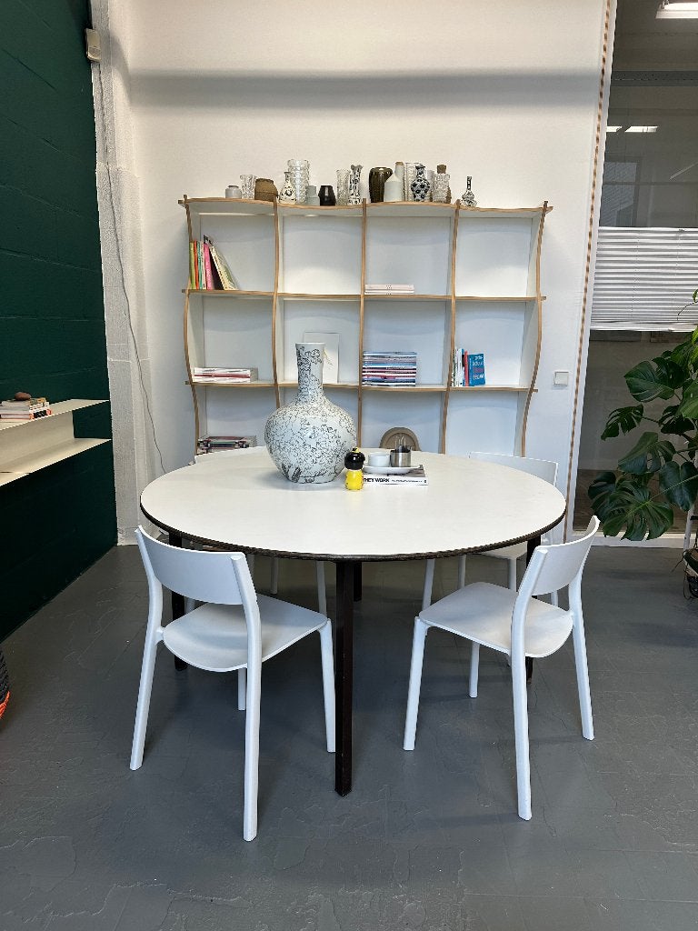 Foto 3 van vintage design vergadertafel 140 cm met 4 stoelen wit