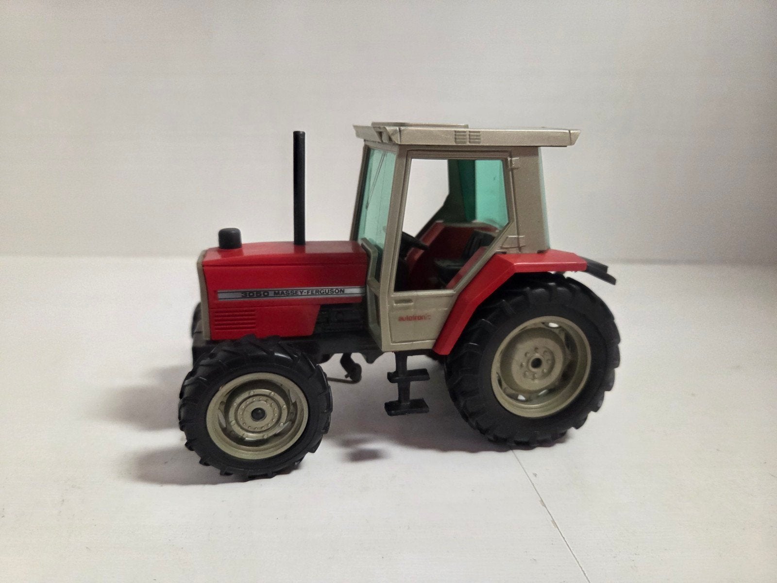 Massey Ferguson 3050 1:32, Overige merken, ., Tractor of Landbouw, Ophalen of Verzenden