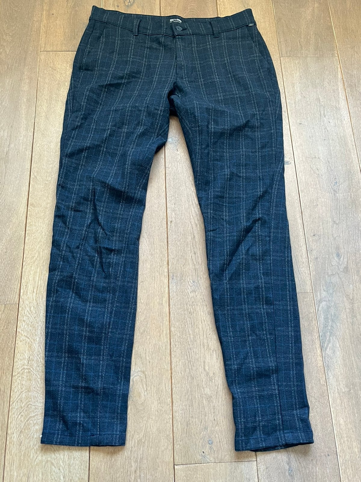 Only & Sons pantalon- Donkerblauw met patroon. w30 l34, Ophalen of Verzenden, Zo goed als nieuw, Maat 48/50 (M), Blauw