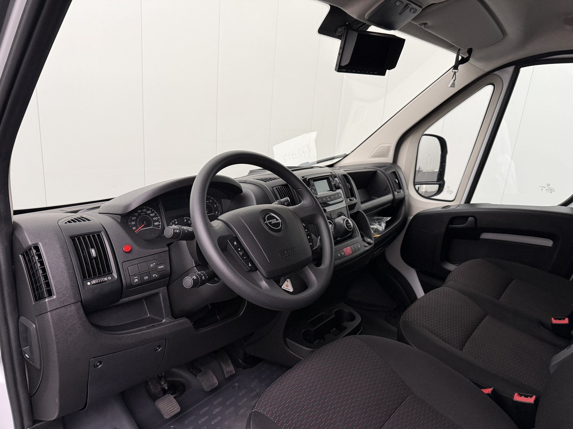 Opel Movano 140PK Bakwagen+Laadklep | 1046Kg Laadvermogen |, Auto's, Bestelauto's, Stof, Gebruikt, Multifunctioneel stuurwiel