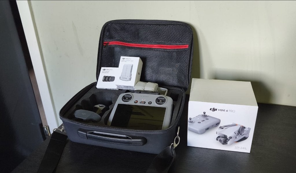 DJI Mini 4 Pro Fly More Combo + Smart Controller (RC 2), Auto Follow, Cameradrone, Ophalen of Verzenden, Zo goed als nieuw