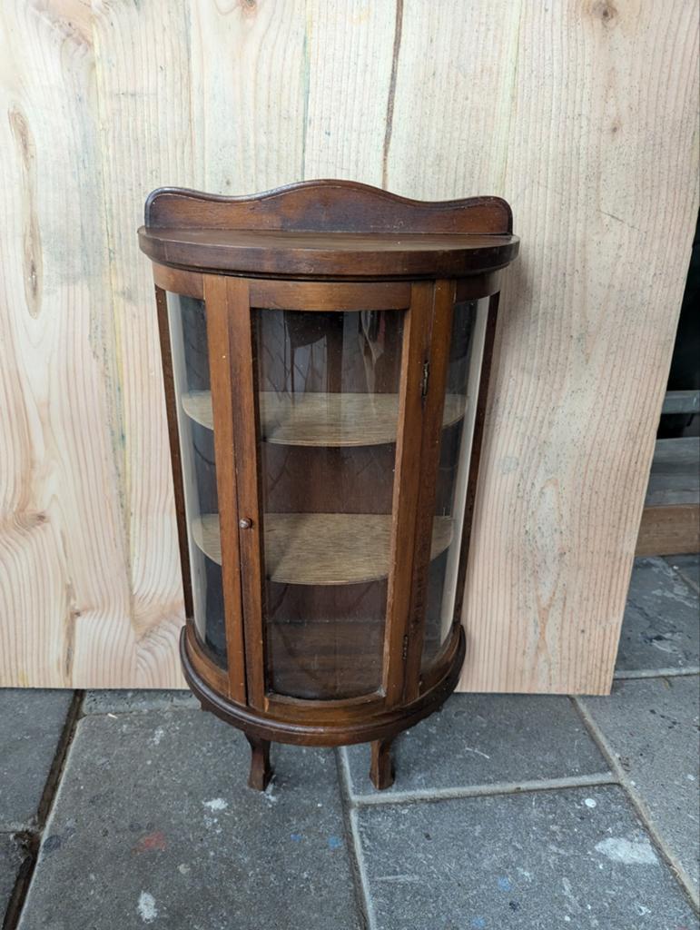 Antieke houten  poppen vitrinekast - Klein en charmant, Ophalen of Verzenden