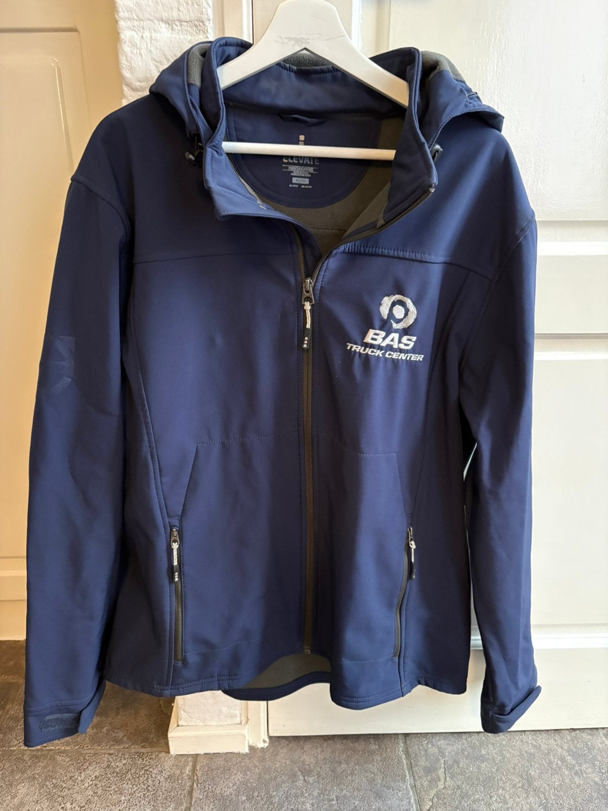 Leuke herenjas van volvo bas, Ophalen of Verzenden, Zo goed als nieuw, Maat 46/48 (XL) of groter, Zwart