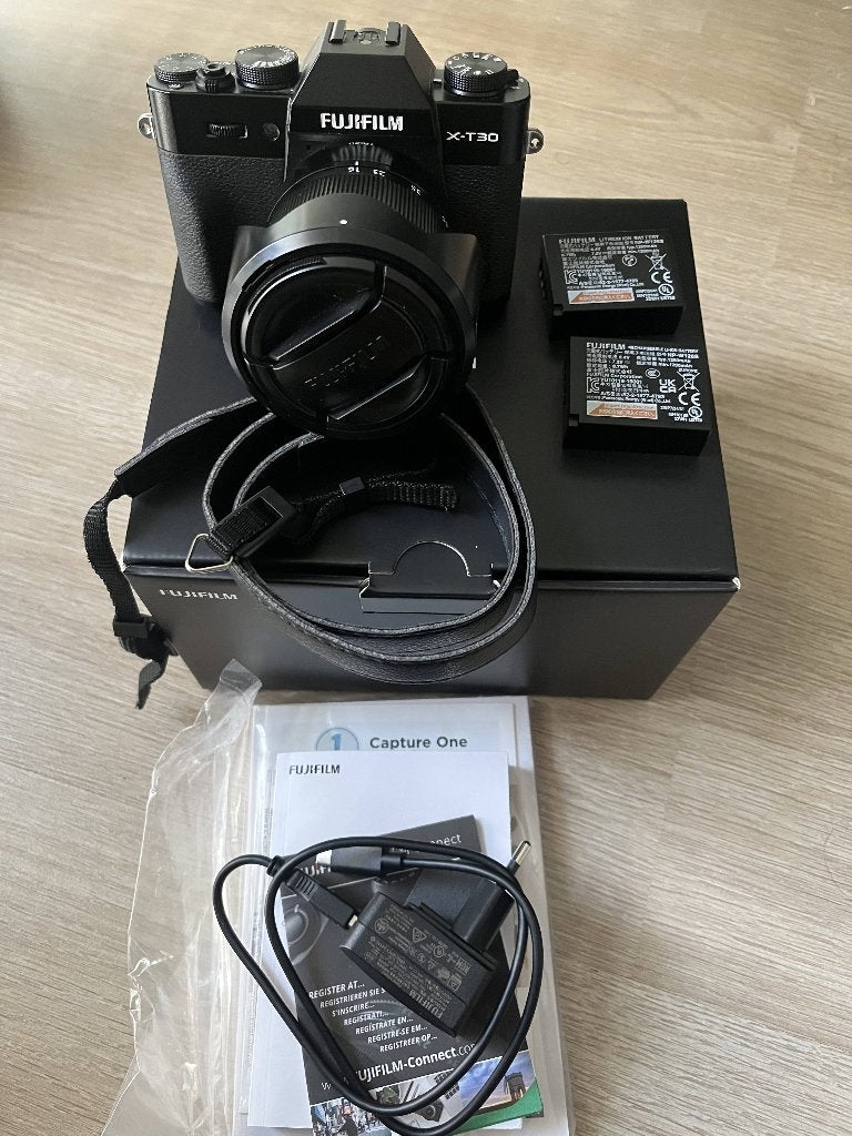 Te koop: Fujifilm X-T30 incl. meerdere objectieven, Ophalen, Gebruikt, Fujifilm, Systeemcamera