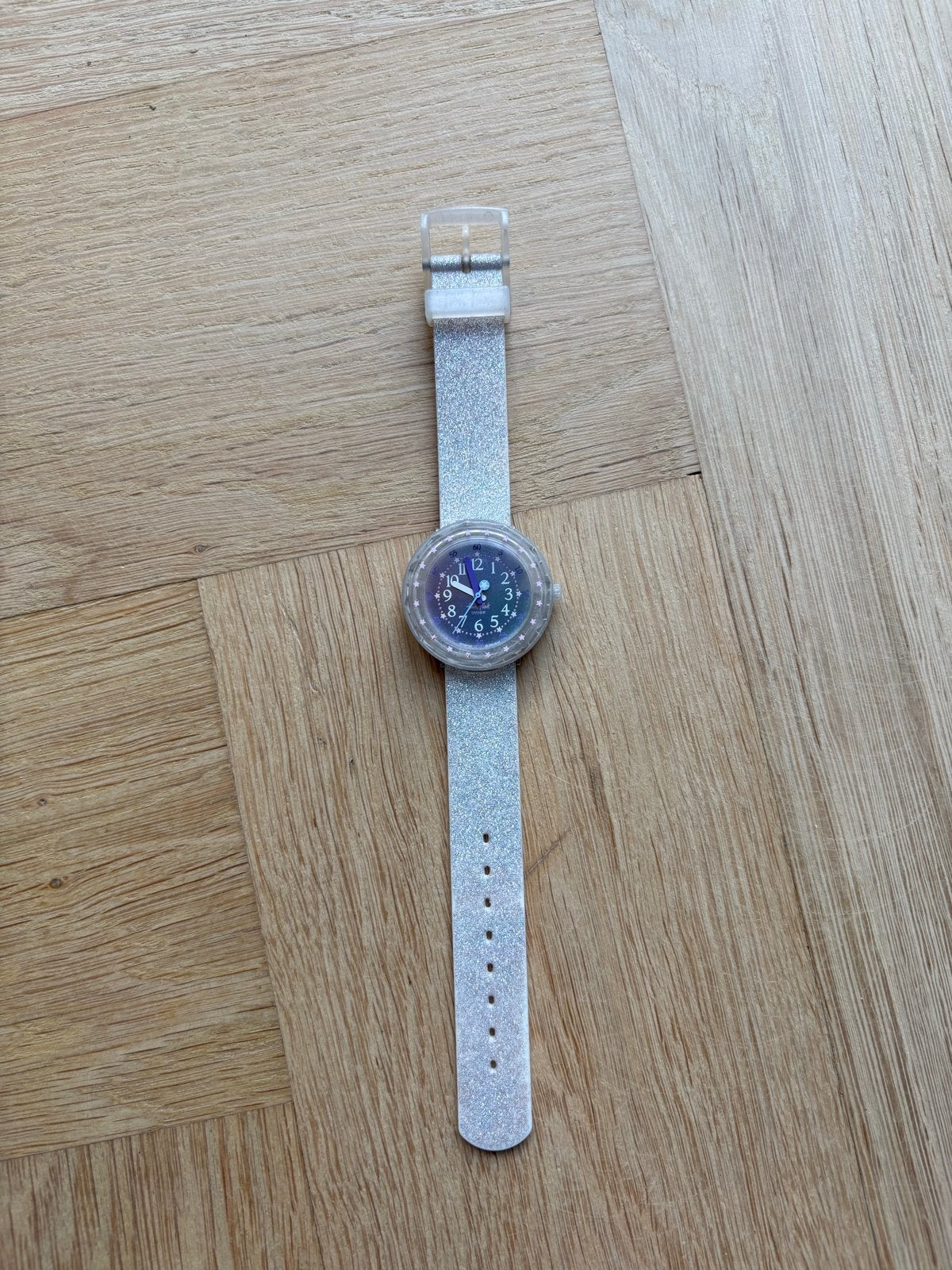 Swatch FlikFlak horloge met Glitterbandje, Ophalen of Verzenden, Zo goed als nieuw, Paars, Meisje