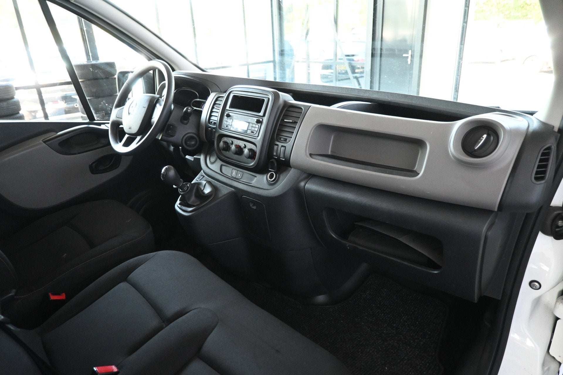 Renault Trafic 1.6 dCi T27 L1H1 Générique BTW Nap Airco Tr, Auto's, Voorwielaandrijving, Euro 5, Gebruikt, Huisgarantie