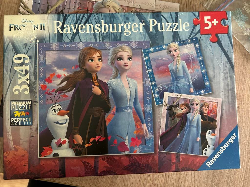 Ravensburger Disney Frozen 3x49 stukjes puzzel, Ophalen of Verzenden, Zo goed als nieuw
