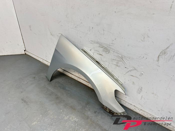 Scherm rechts-voor van een Volkswagen Passat (LR7L), Gebruikt, -, Volkswagen, -