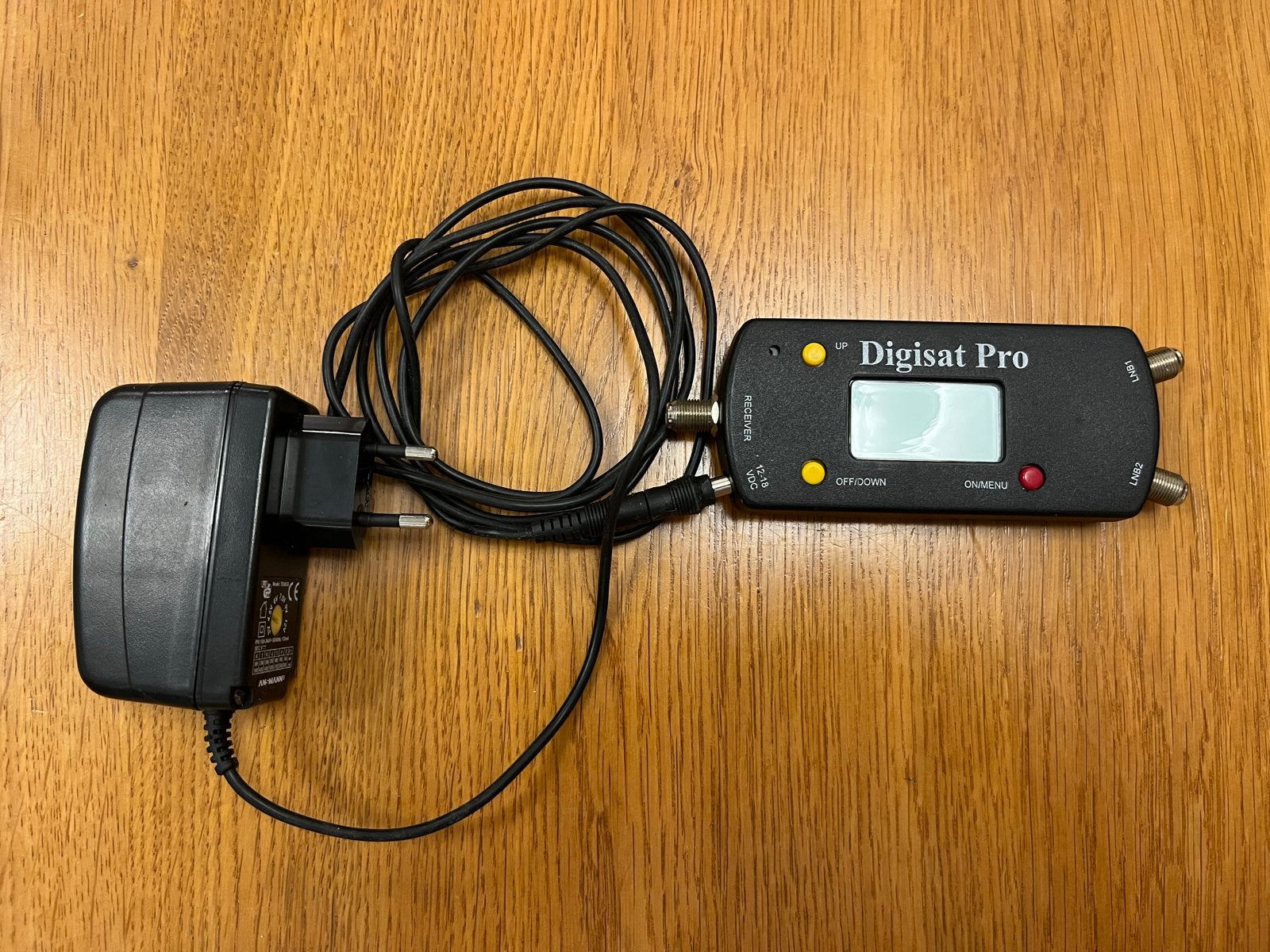 Satfinder Digisat Pro Satelliet Finder met Voeding, Ophalen of Verzenden, Gebruikt, (Schotel)antenne-accessoires, Overige merken