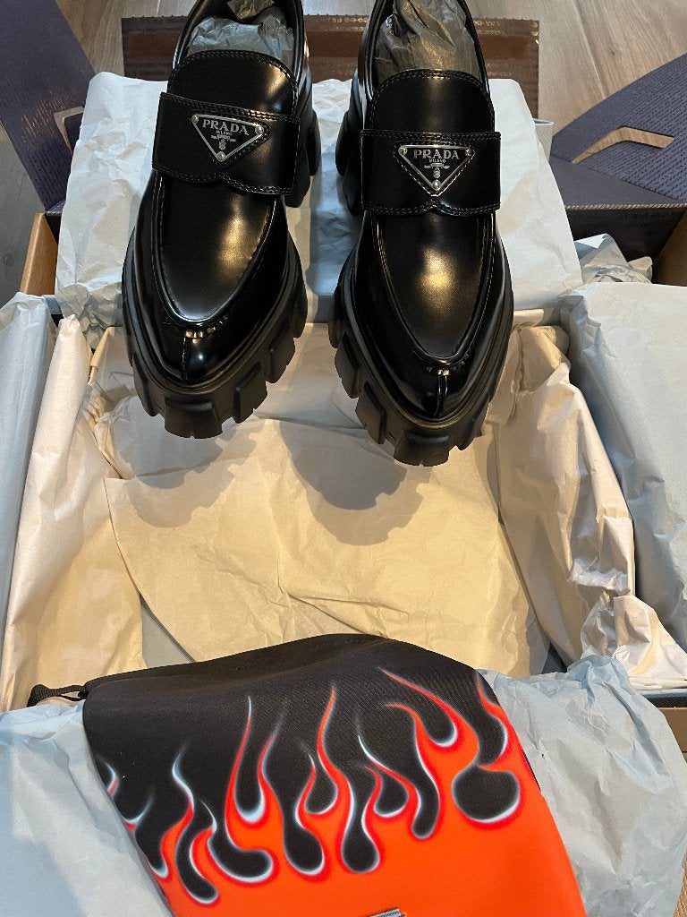 Prada Loafers Maat EU 37, Ophalen, Prada, Zo goed als nieuw, Instappers