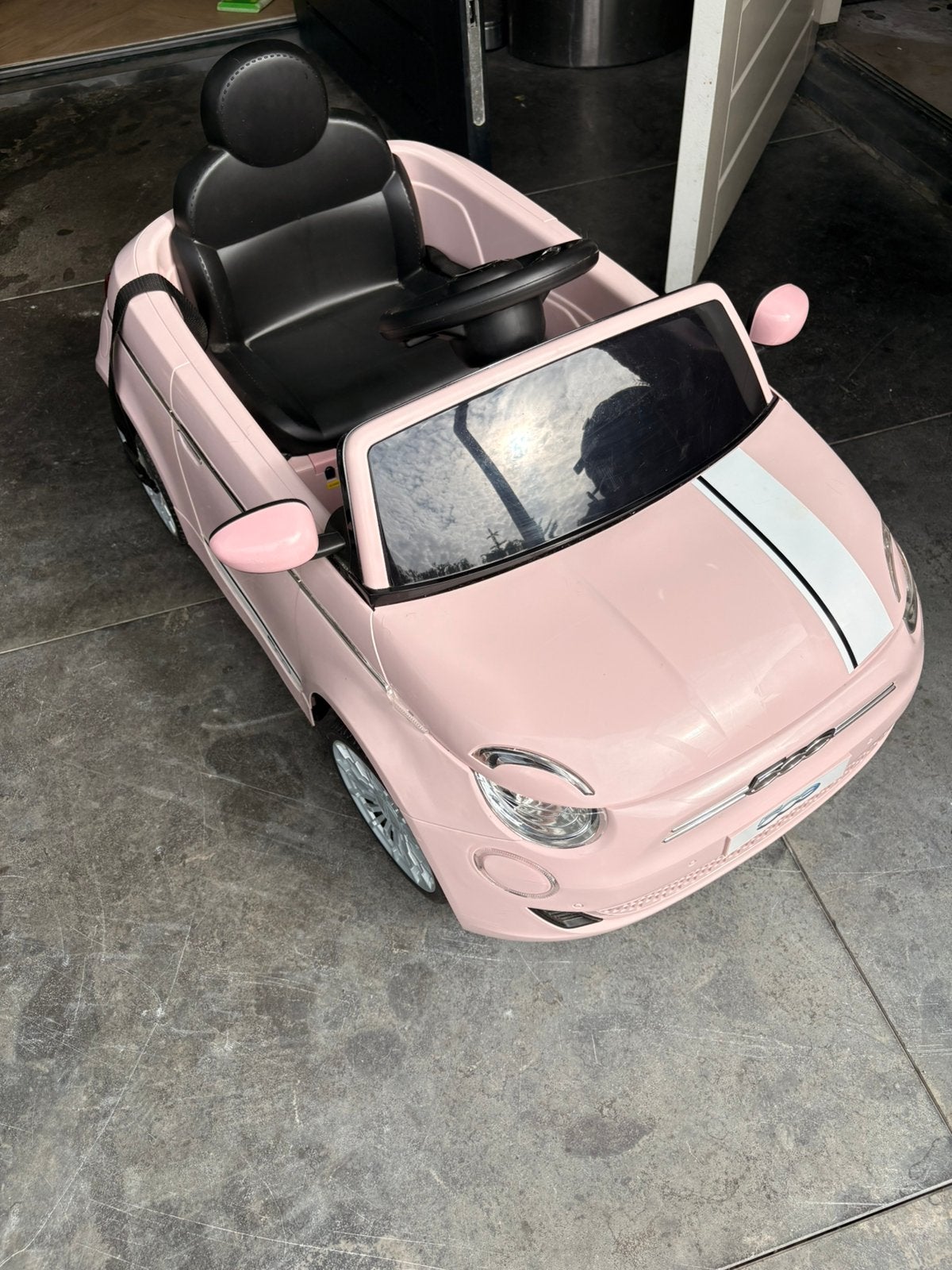 Elektrische roze fiat 500 met afstandsbediening, Ophalen, Zo goed als nieuw