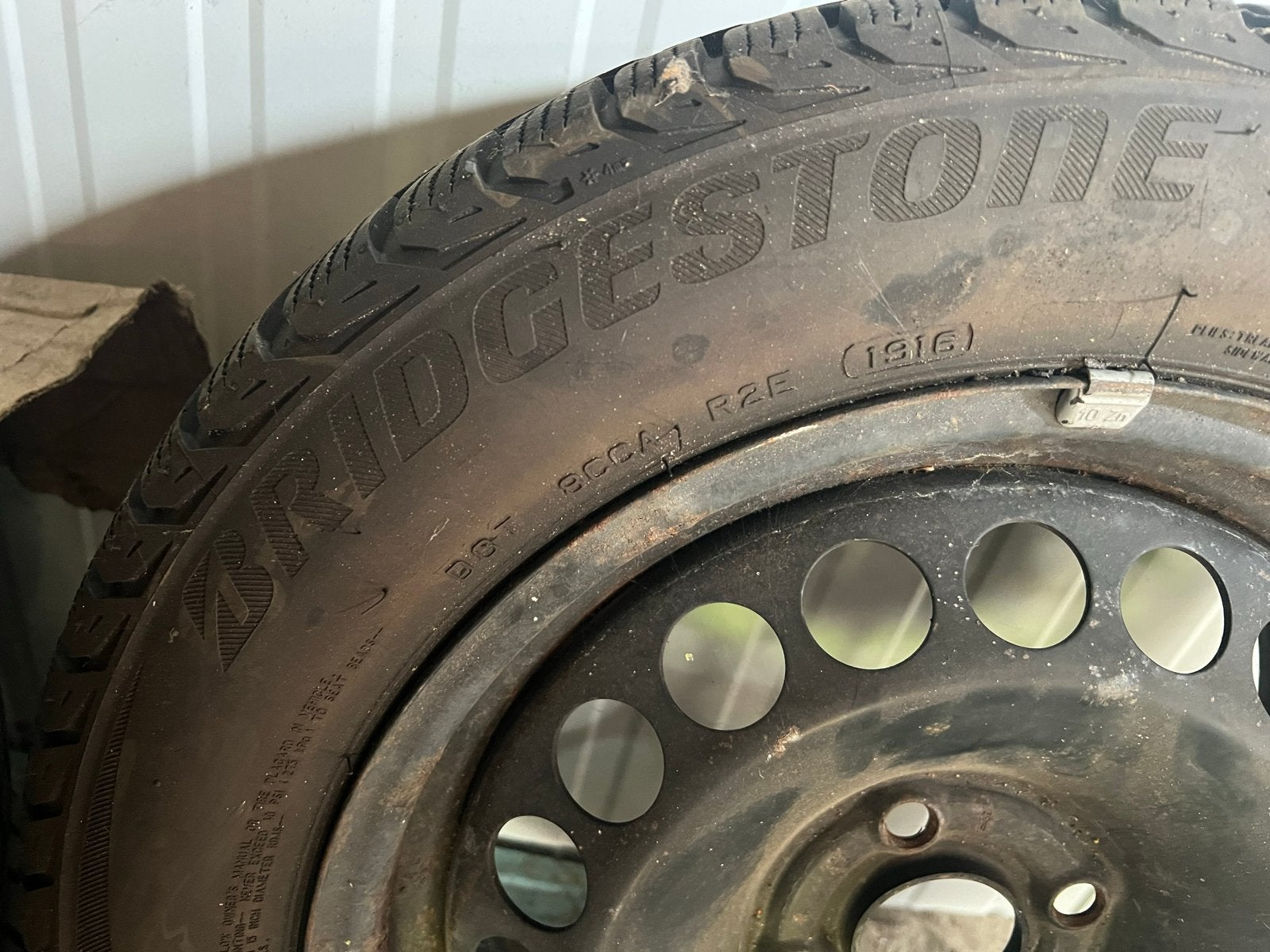 Bridgestone Blizzak winterbanden 185/60R15 op velg, Gebruikt, 15 inch, Banden en Velgen, Personenwagen