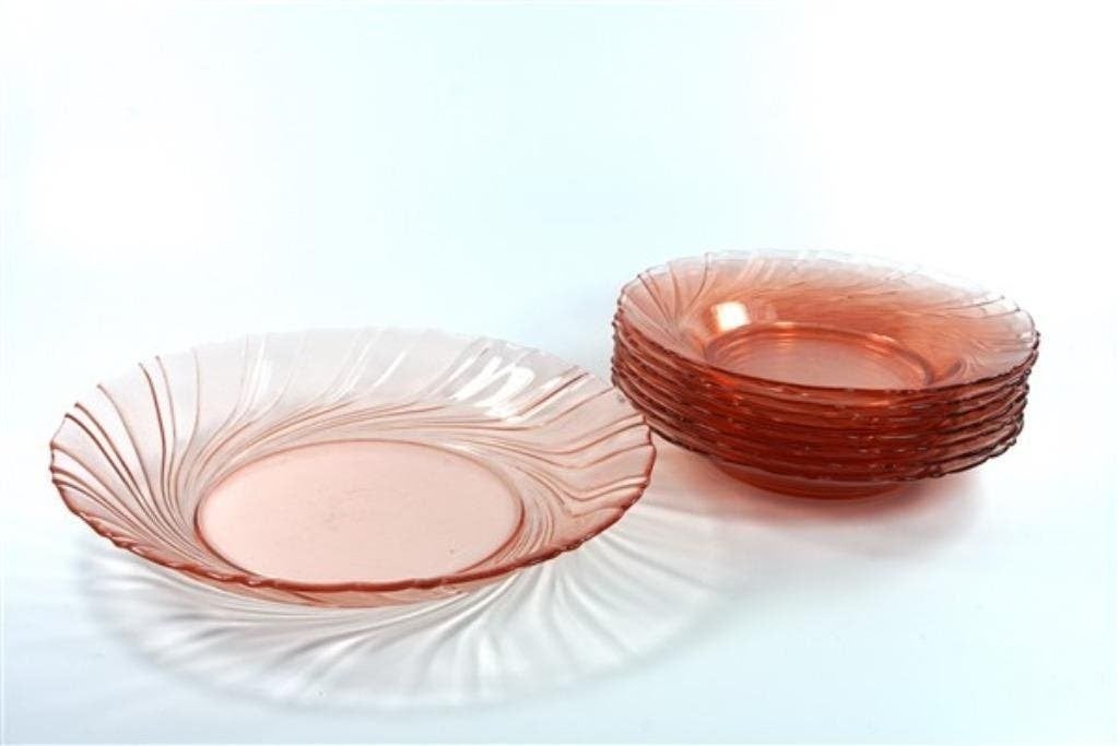 Vintage schaal roze glas + 7 borden Vereco, Huis en Inrichting, Keuken | Servies, Vereco, Ophalen of Verzenden, Bord(en), Overige stijlen