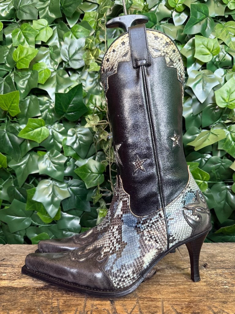 prachtige  Nieuwe laarzen met python leer van Sendra maat 38