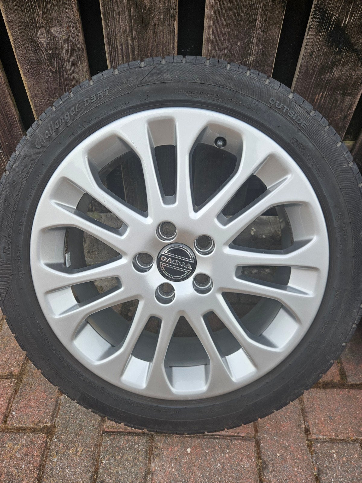 Volvo Sagitta 17 inch velgen met banden 5mm profiel, Ophalen of Verzenden, Gebruikt, 17 inch, Banden en Velgen
