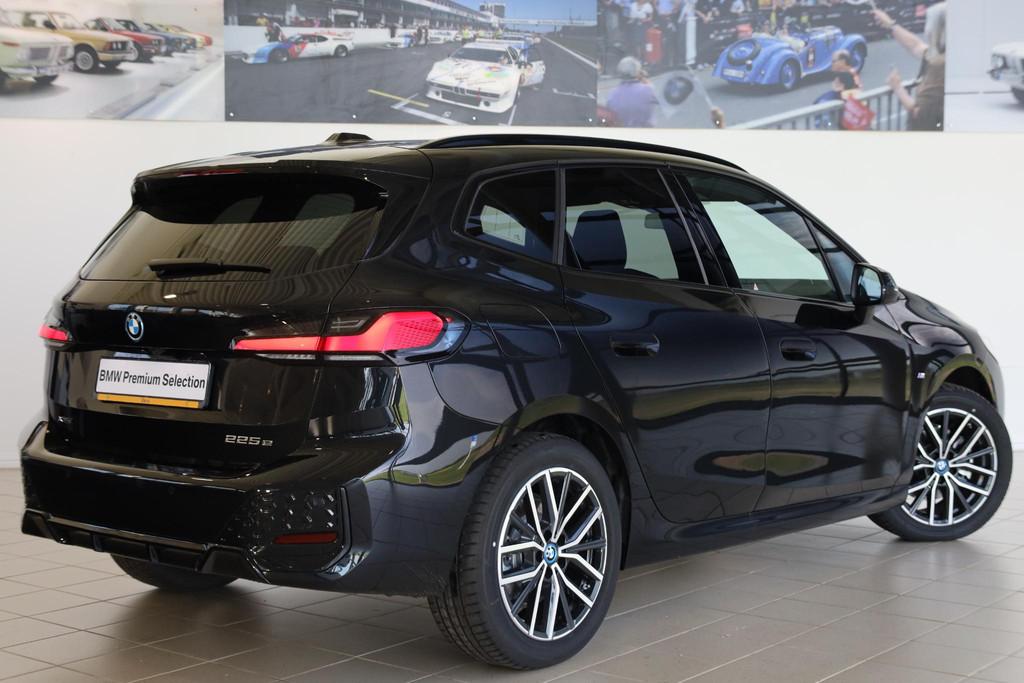 BMW 2 Serie Active Tourer 225e xDrive | M Sportpakket Pro |, Automaat, 150 min, Zwart, Bedrijf