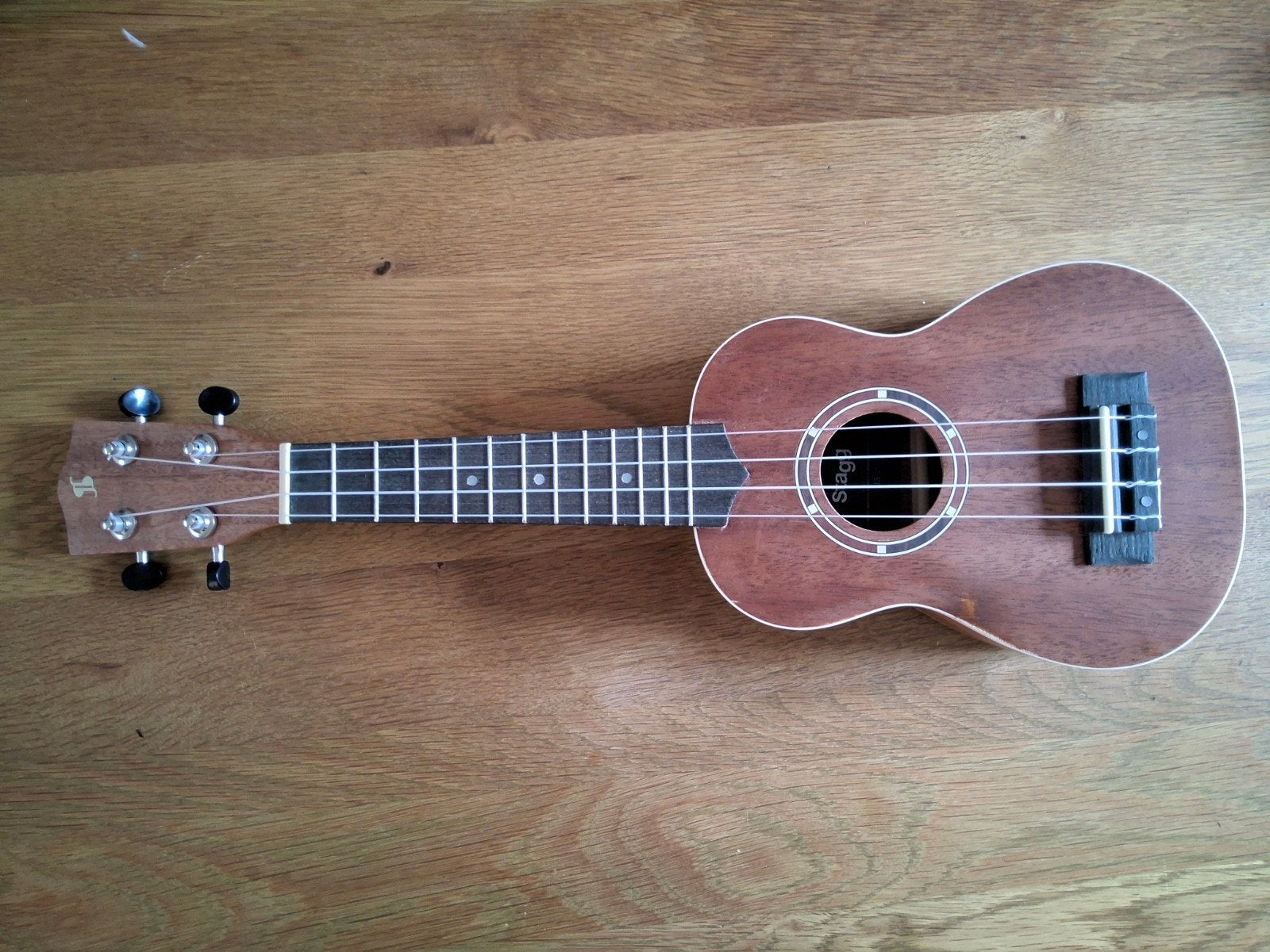 Stagg Ukelele met hoes, capo en tuner, Ophalen of Verzenden, Zo goed als nieuw, Ukelele