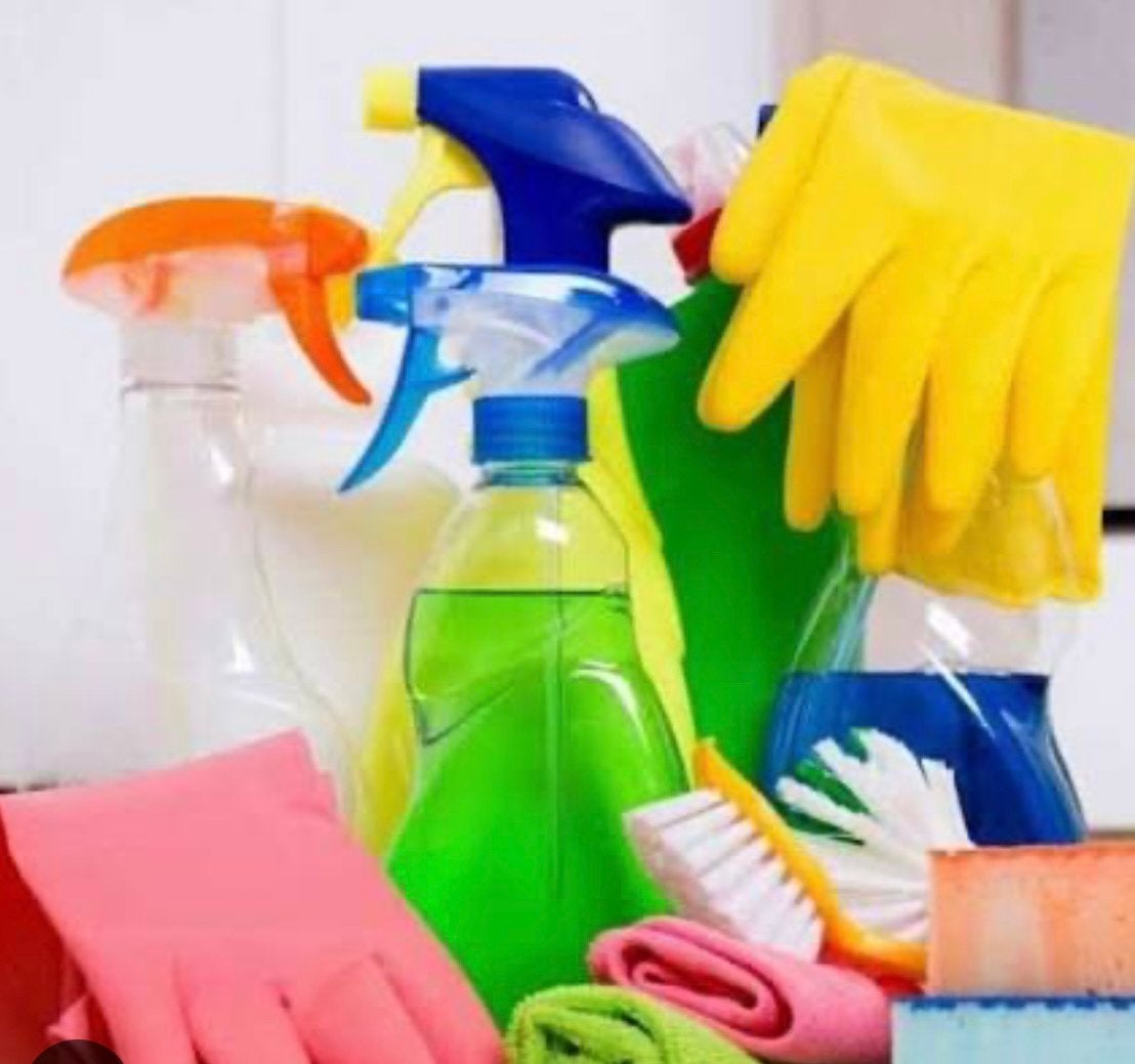 Schoonmaakhulp gezocht, Schoonmaken
