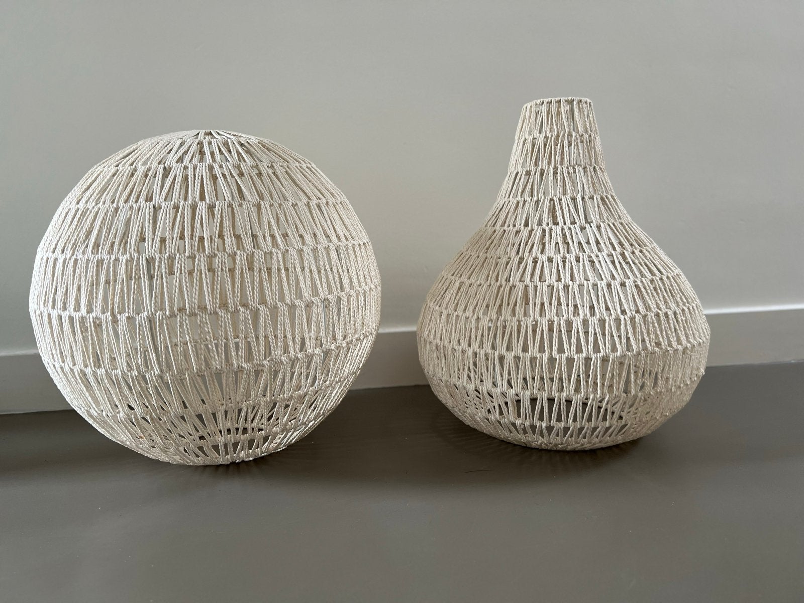 Zuiver hanglampen met macramé kappen (3 stuks), Ophalen, Gebruikt, Textiel, E27 (groot)