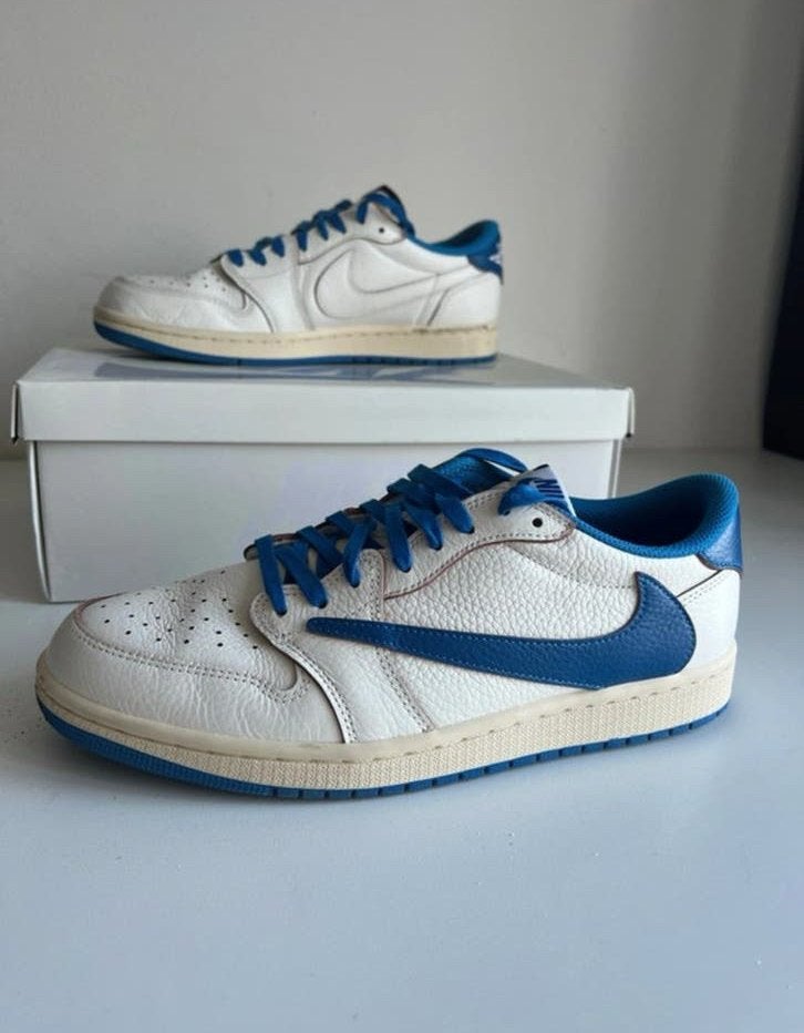 Air Jordan 1 Low Travis Scott Fragment X Sail Military Blue, Kleding | Heren, Schoenen, Ophalen of Verzenden, Nieuw, Blauw