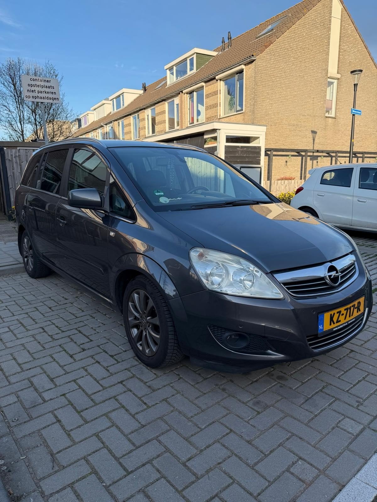 Opel Zafira 1.6 16V 85KW 2010 Grijs, Auto's, Voorwielaandrijving, 4 cilinders, 7 stoelen, 14 km/l